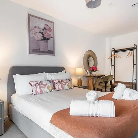 Zeni Ouse Court Beautiful 1 Bed Flat *